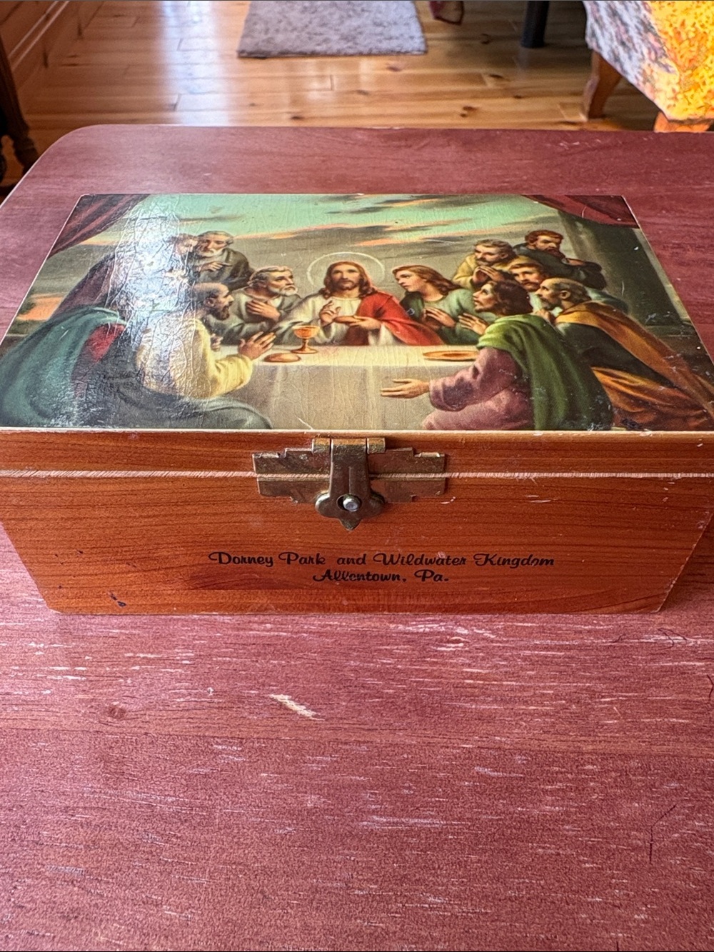 Vintage Jesus Cedar Souvenir Trinket Box The Last Supper from Dorney Park PA